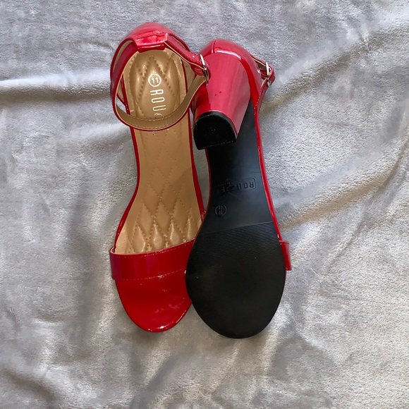 Red Block Heel - Picture 3 of 4